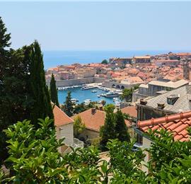 2-Bedroom Sea view Apartment with jacuzzi and Dubrovnik old town views, Sleeps 4